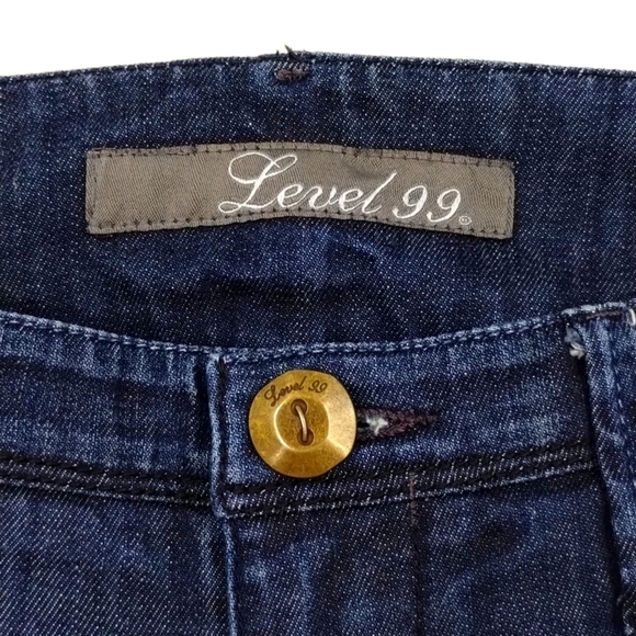 Level 99 skinny size 30 low to mid rise, 32" inseam, dark wash jeans - Picture 8 of 13